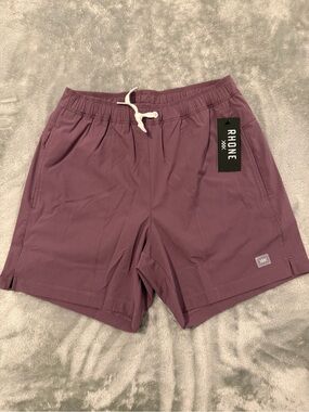🔥NWT Rhone Men’s 5.5” R&R Trunk Hybrid Swim Shorts Shadow Plum Size S